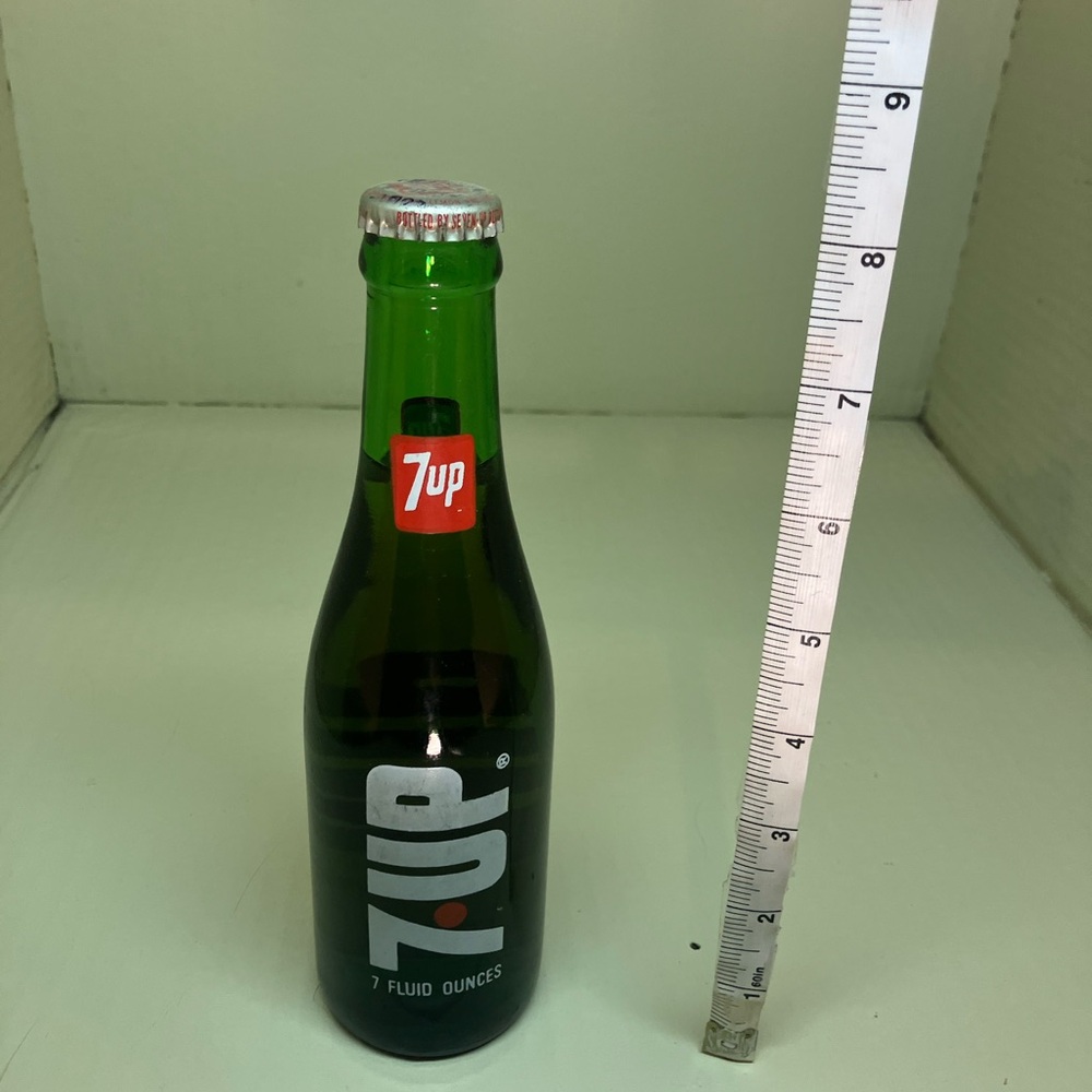 Vintage unopened 7-up bottle.